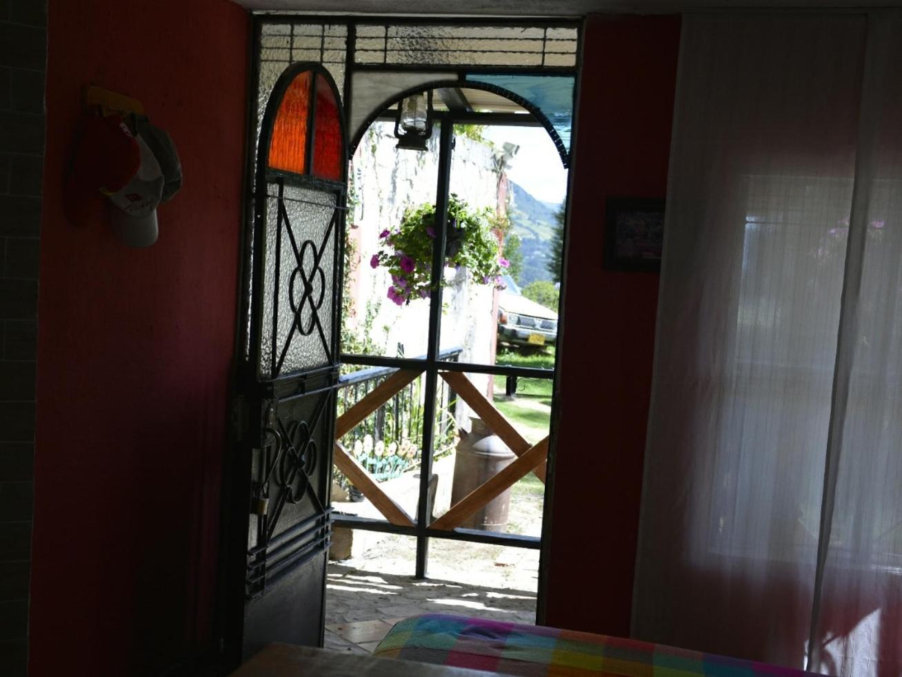 El Pedregal Sopo Bed & Breakfast Room photo